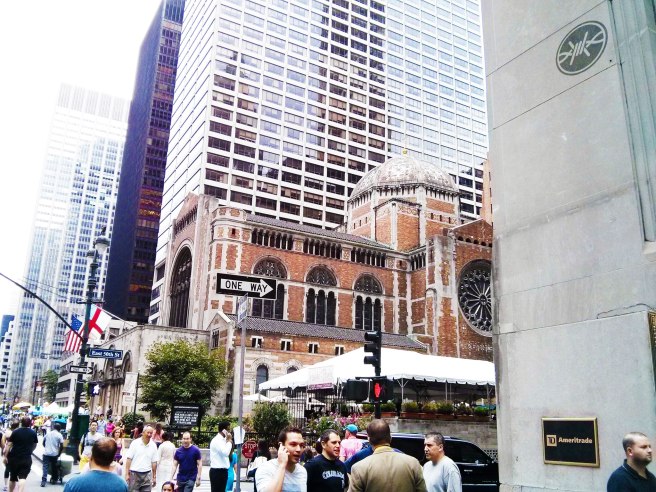 frostwire-graffiti-on-corner-of-park-ave-newyork